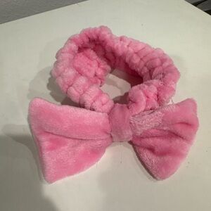 Soft Pink Bow Spa Headband – Plush & Stretchy‎